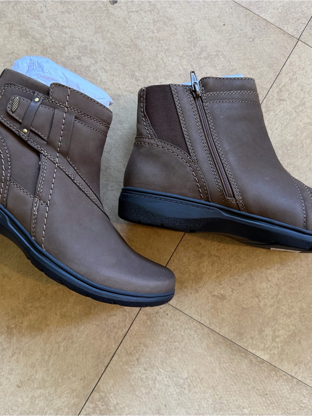 New Clarks Brown Leather Ankle Booties with Side Zip size 10